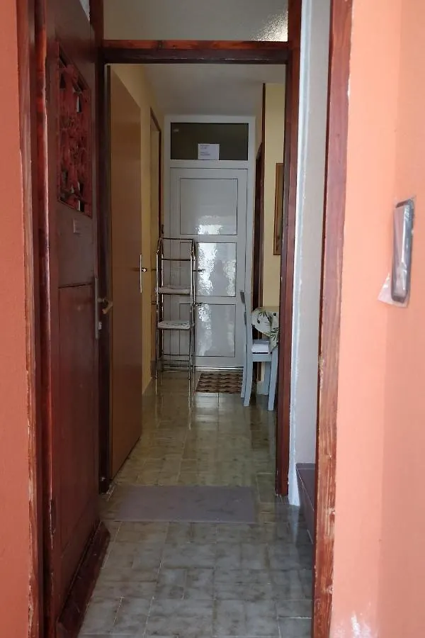 Apartments By The Sea Mali Lošinj 0*,  Chorvatsko